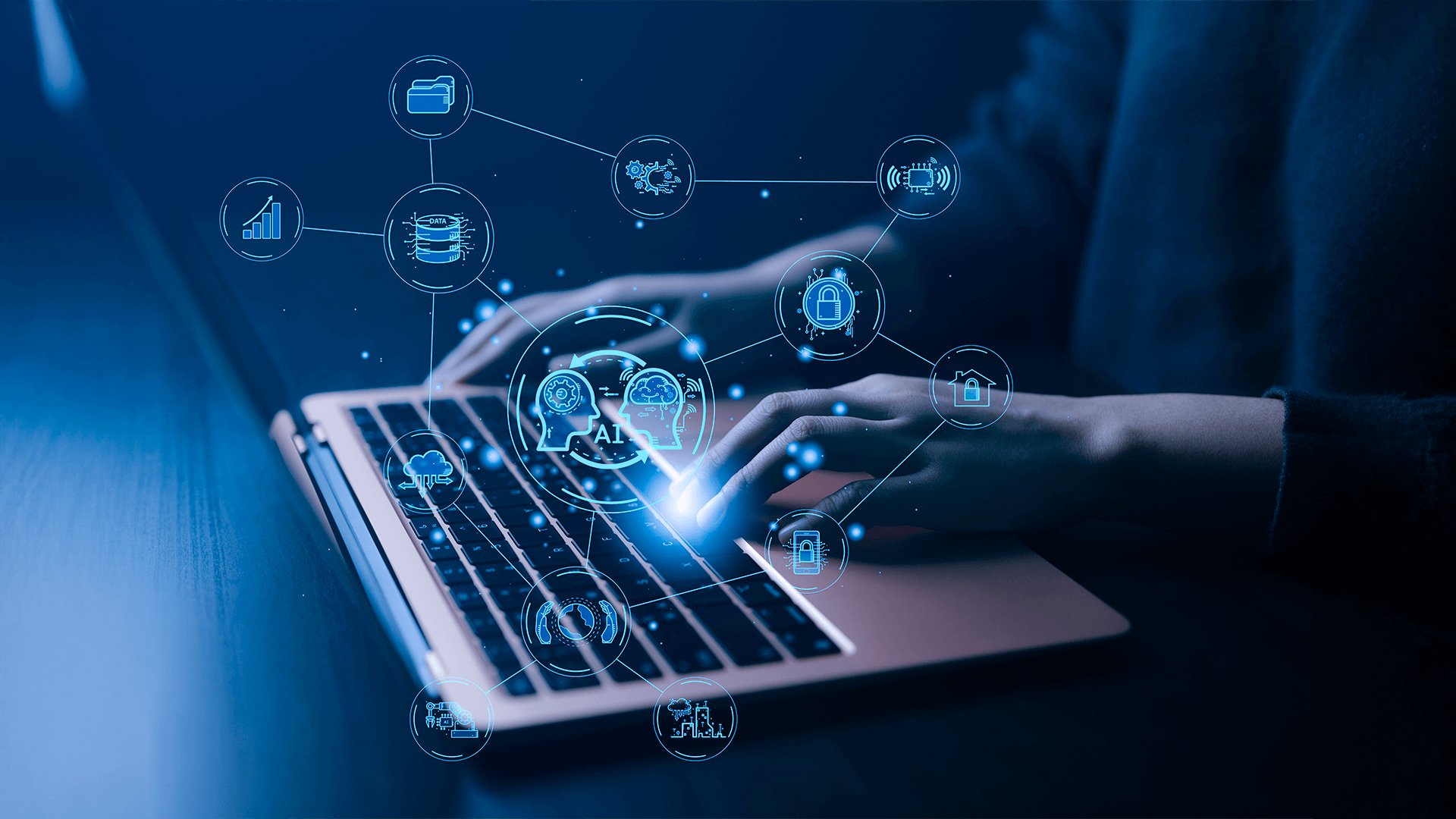 Imagem de uma pessoa digitando em um computador, simbolizando algumas aplicações do chatgpt, tema do novo artigo da Luby.